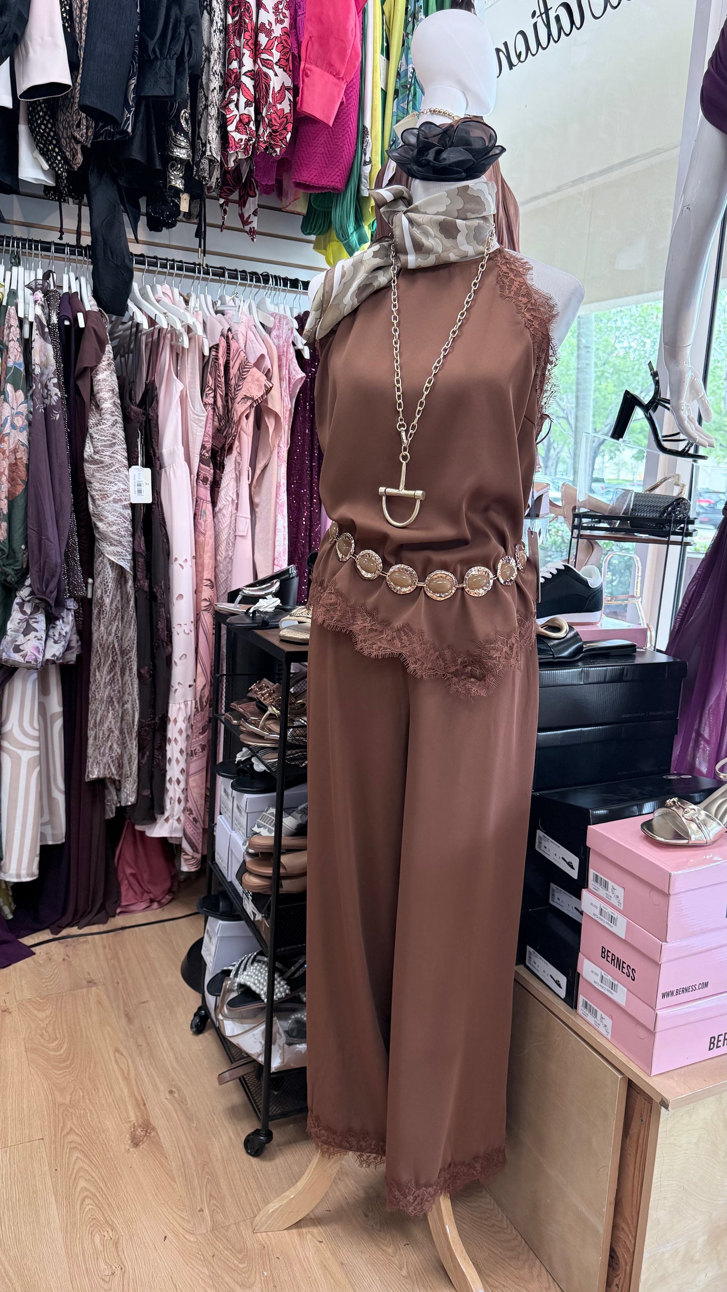 SET LACE